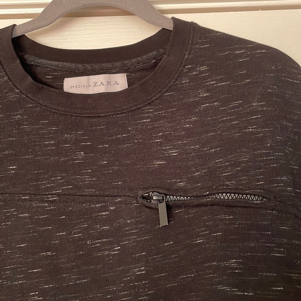 Men’s Zara black and white sweater, says XL but fits more like Medium-Large